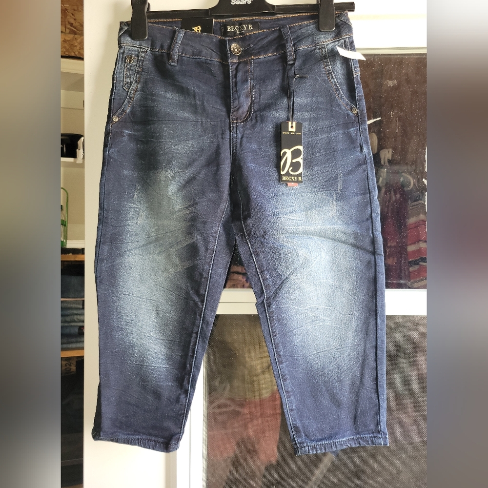 Becxy B Denim Capris Size 31 With Strech